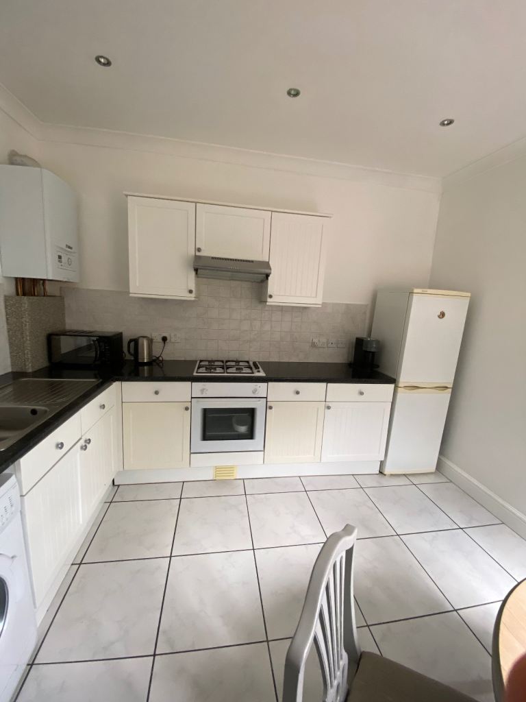 Flat Kingwood Road in Greater London