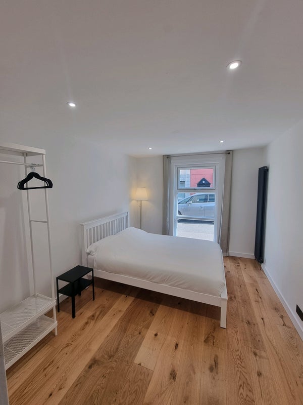 Room Trafalgar Lane in City of Edinburgh