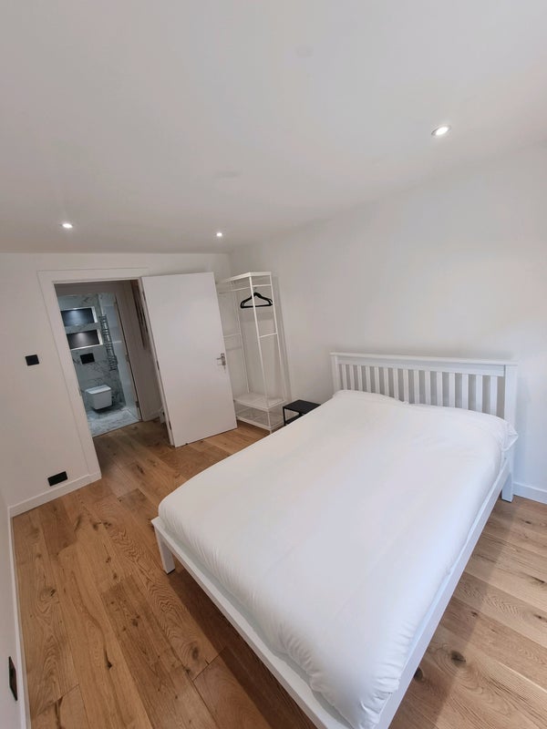 Room Trafalgar Lane in City of Edinburgh