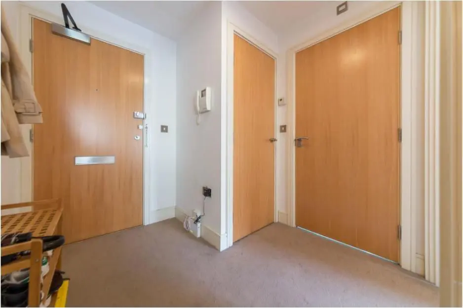 Flat Cassilis Road in Greater London