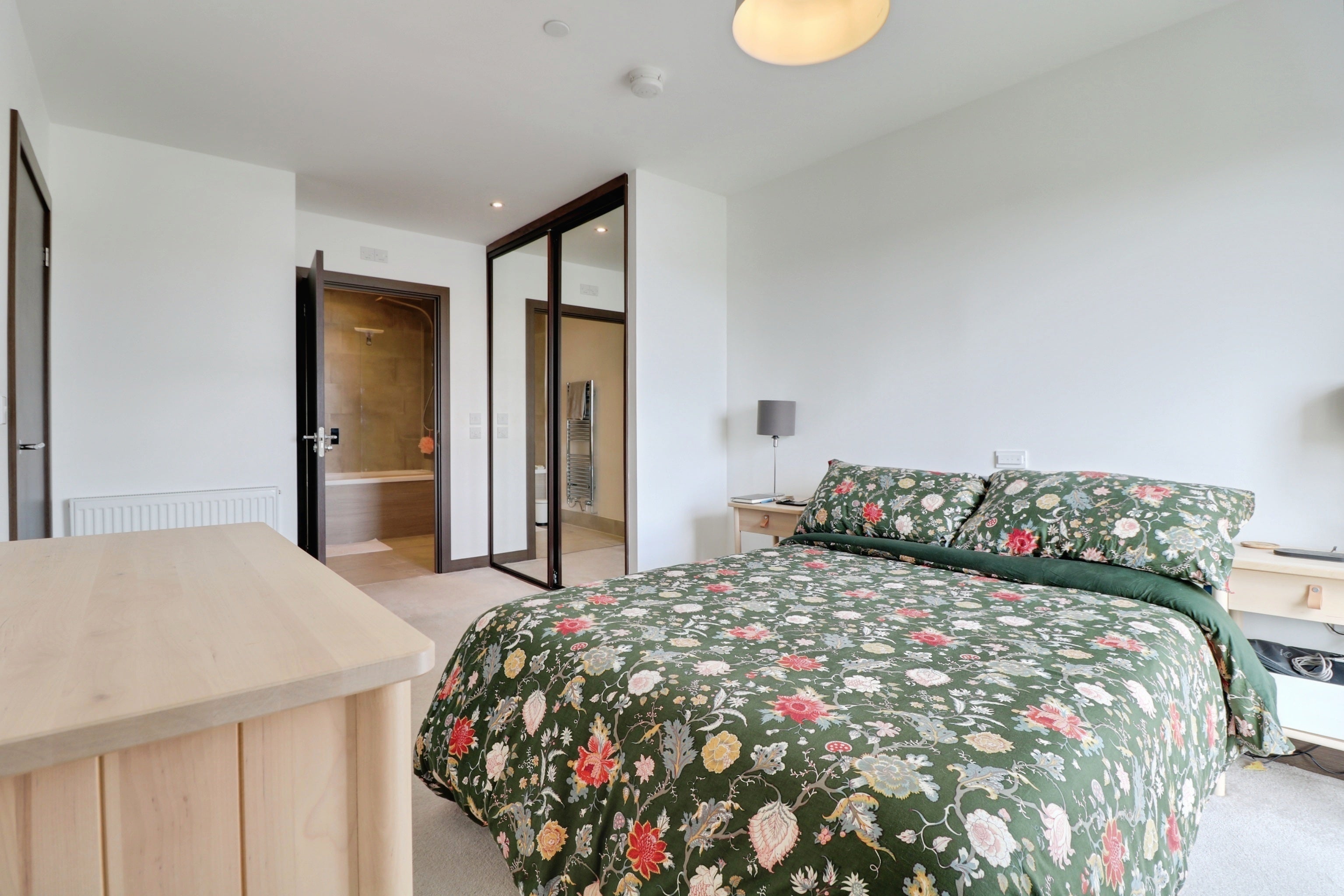 Flat Victoria Avenue in Southend-on-Sea