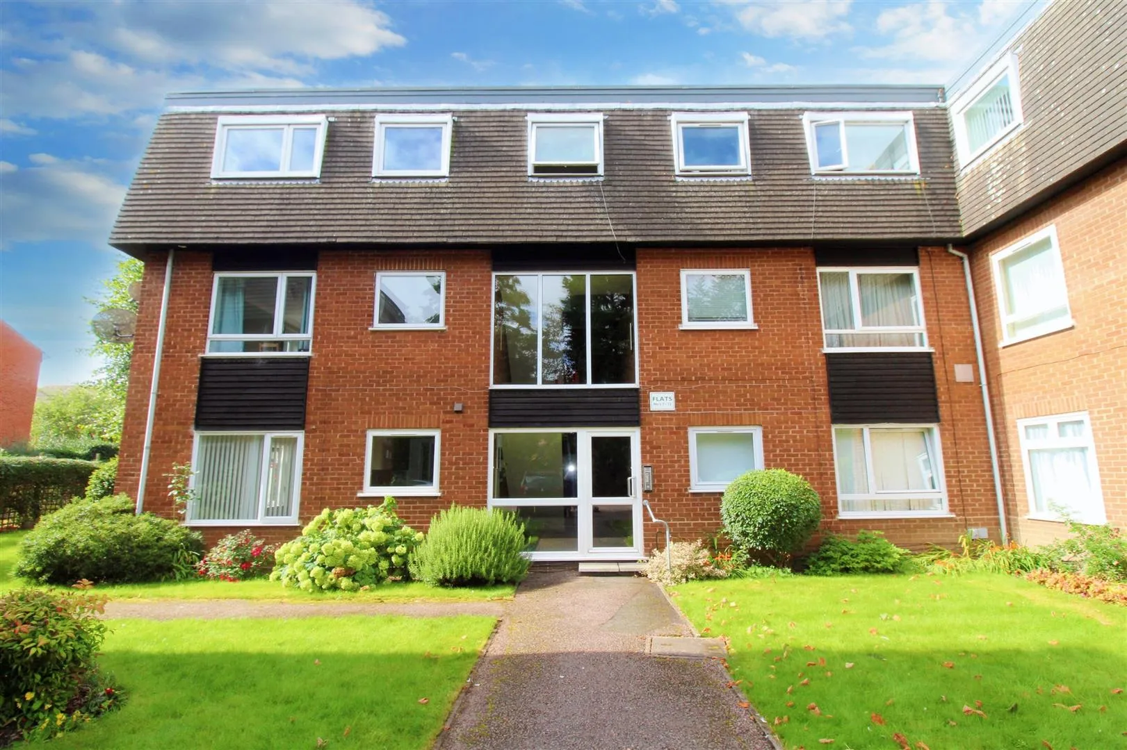 Flat Linden Grove in Nottingham