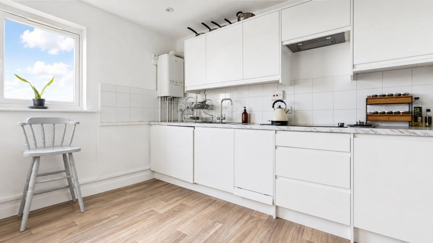 Flat Central Road in Greater London