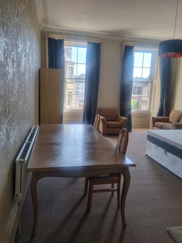 Flat Henderson Row in City of Edinburgh