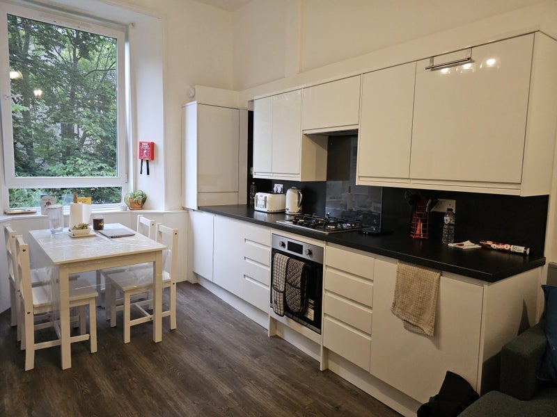 Room Murieston Crescent in City of Edinburgh
