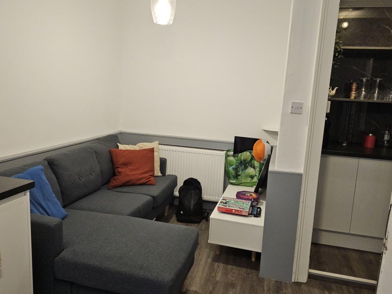Room Murieston Crescent in City of Edinburgh
