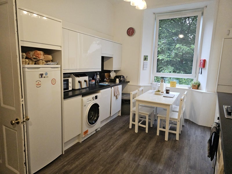 Room Murieston Crescent in City of Edinburgh