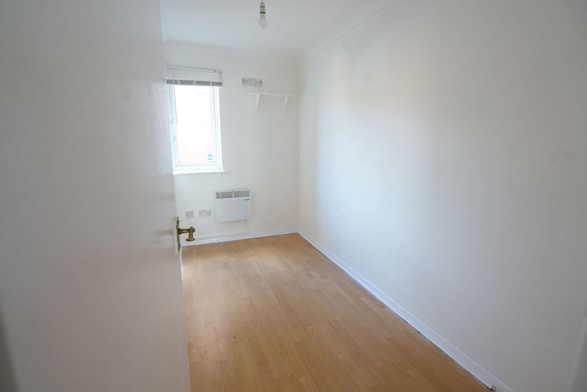Flat Parsonage Road in Grays