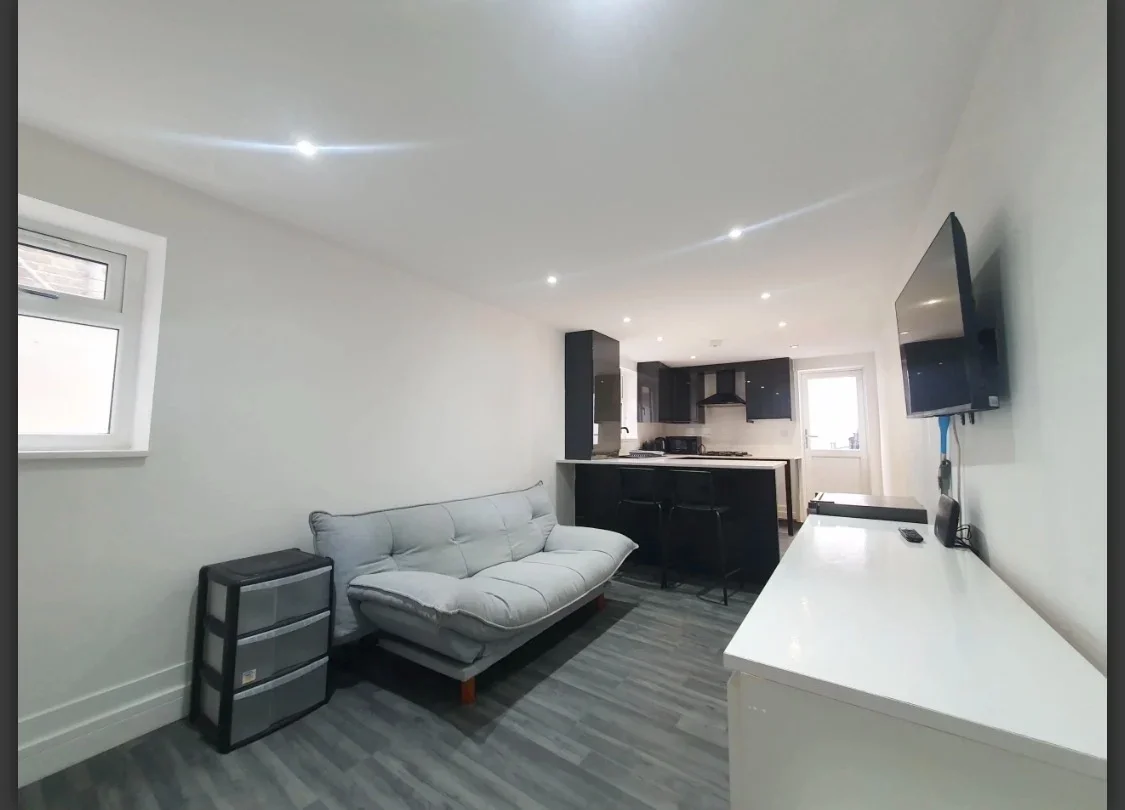 Room Rathmore Road in Greater London