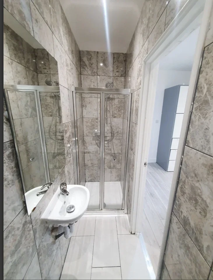 Room Rathmore Road in Greater London
