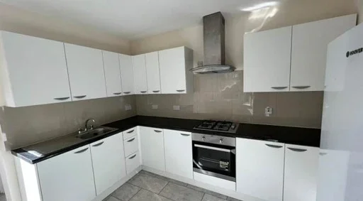 Room Windermere Avenue in Greater London