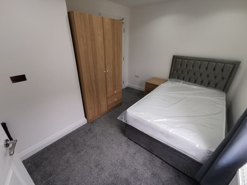 Room Longfleet Road in Poole