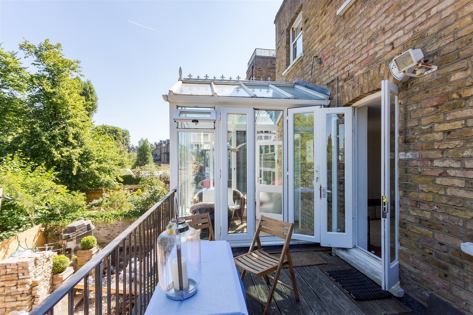 Flat Greencroft Gardens in Greater London