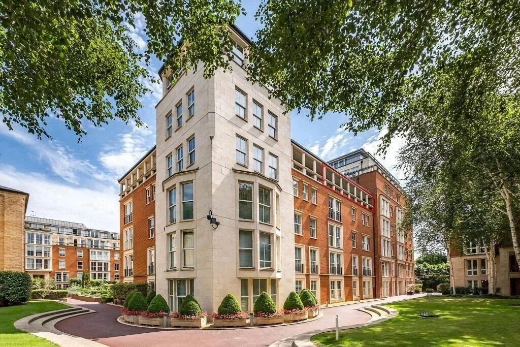 Flat Fulham Road in Greater London