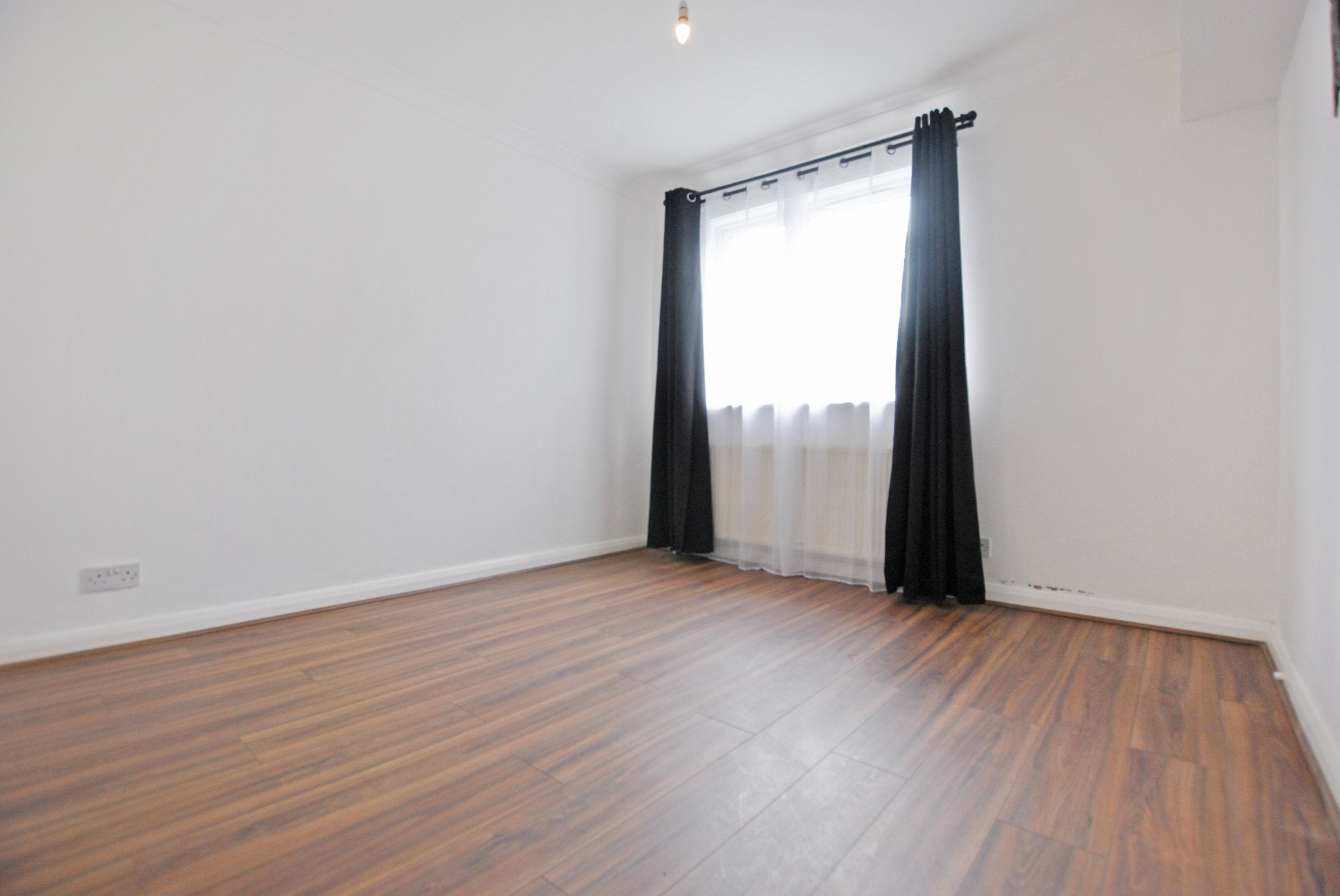 Flat Westmere Drive in Greater London