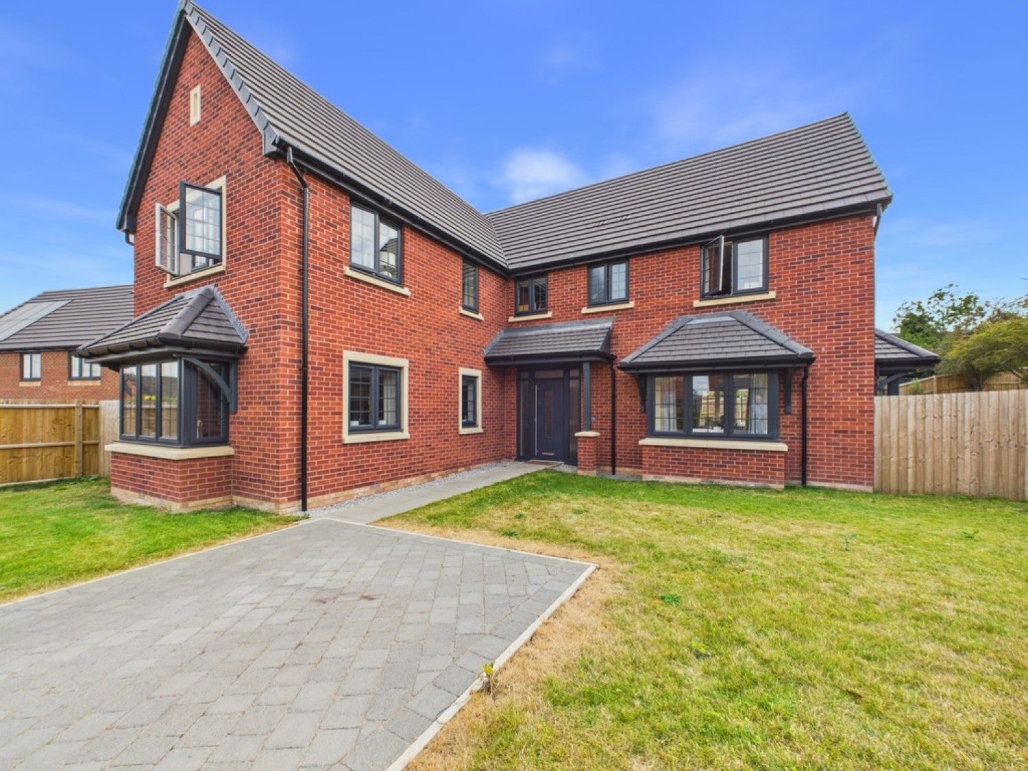 House Don Valley Crescent in Stoke-on-Trent
