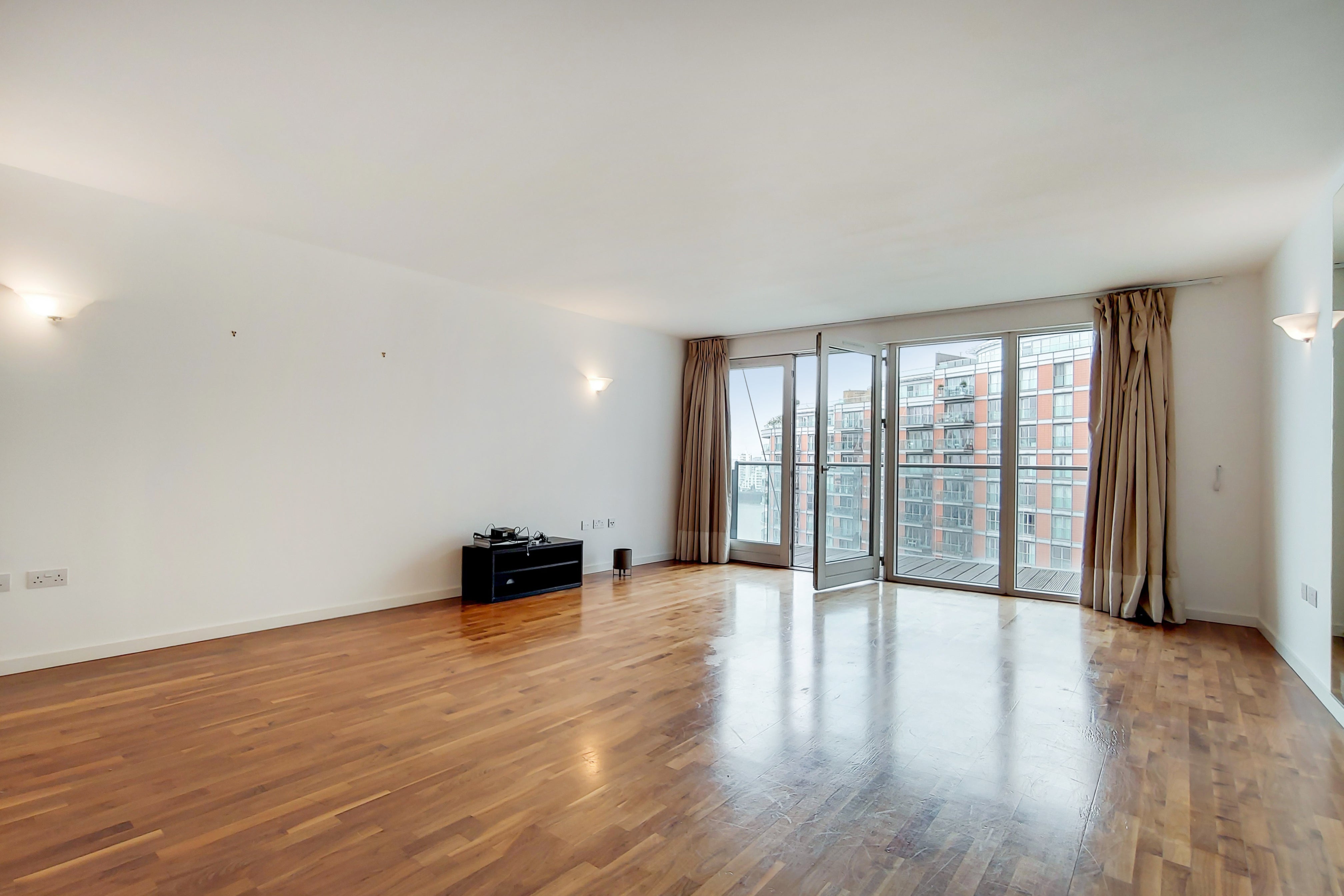 Flat Fairmont Avenue in Greater London