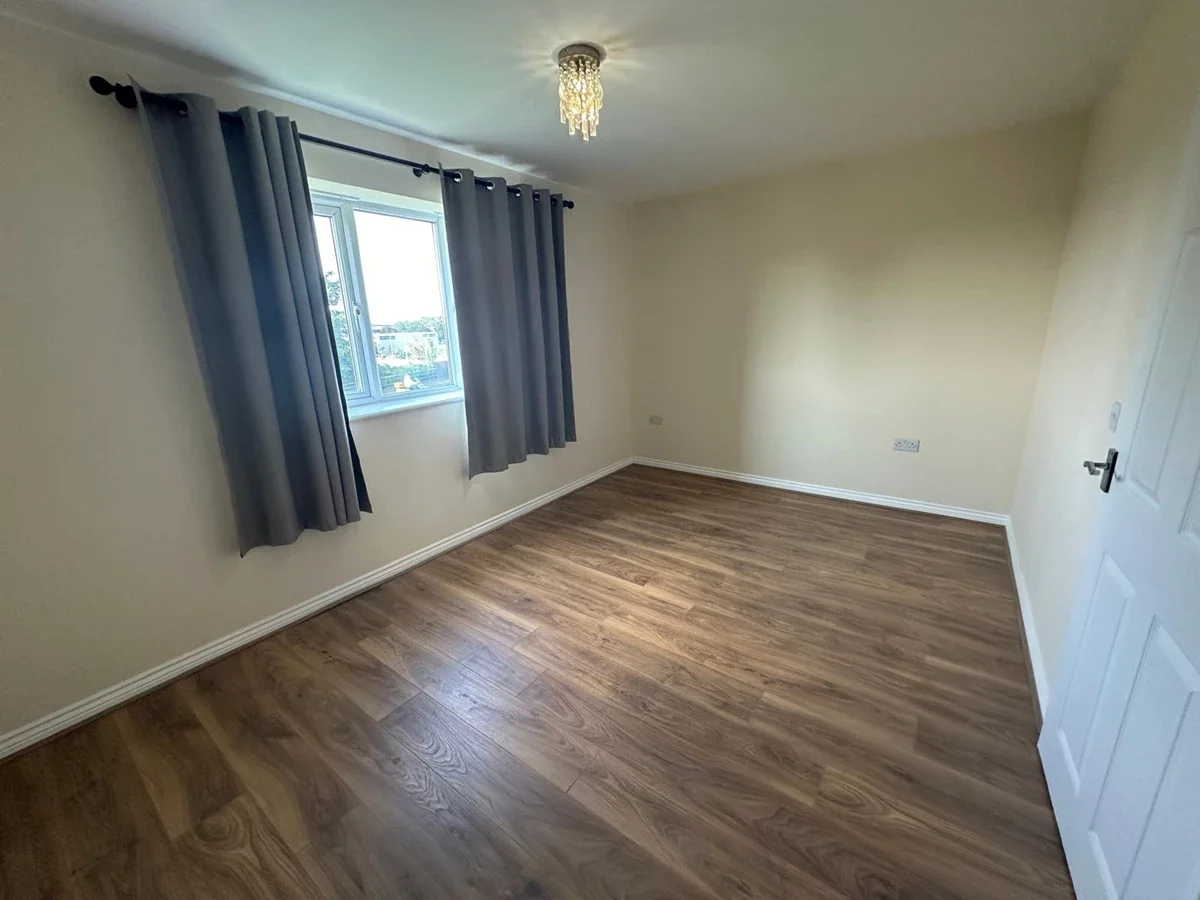 Flat Eleanor Cross Road in Waltham Cross