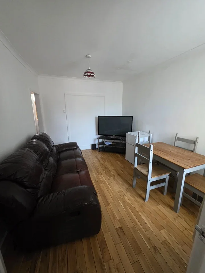 Room Saunders Street in Gillingham