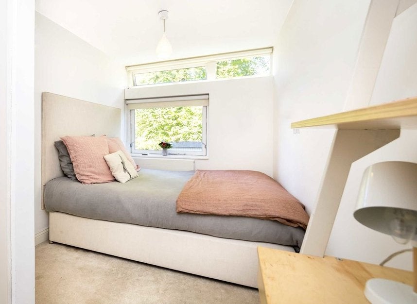 Flat St Albans Road in Greater London