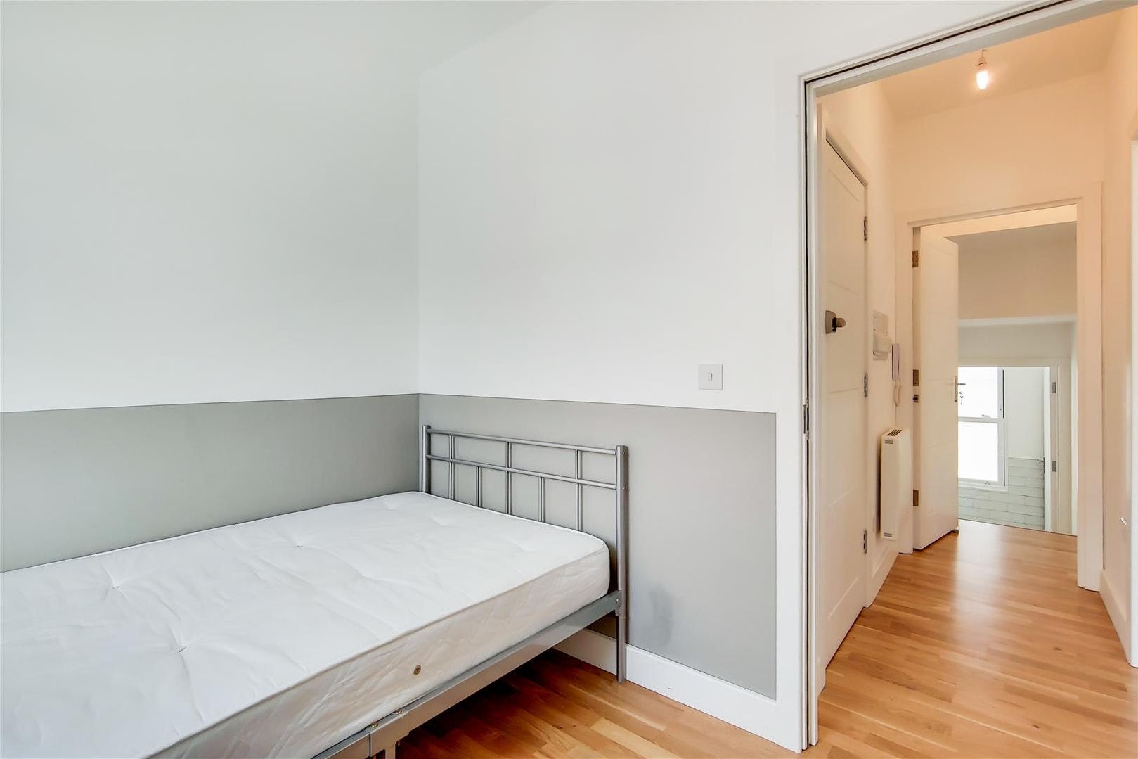 Flat Fulham Palace Road in Greater London