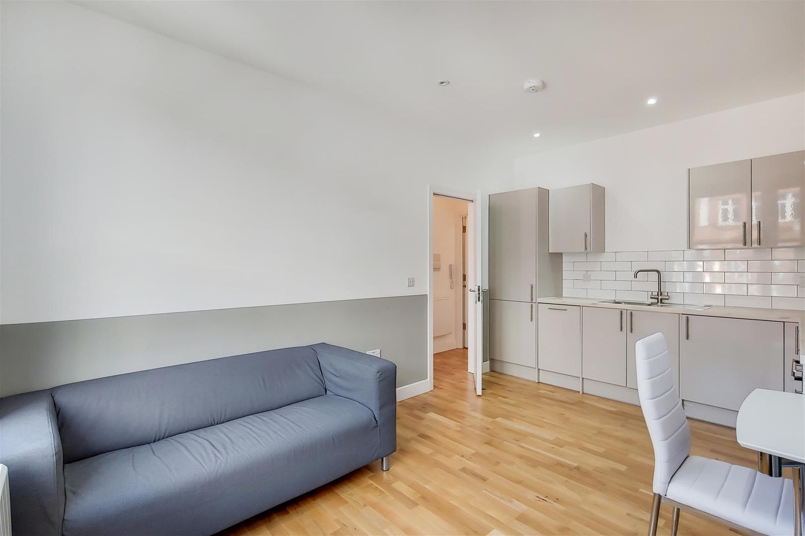 Flat Fulham Palace Road in Greater London