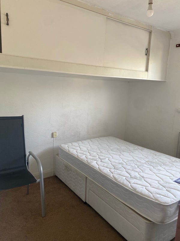 Room Bedlam Lane in Coventry