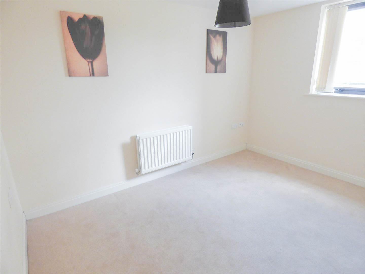 Flat Clifford Way in Maidstone