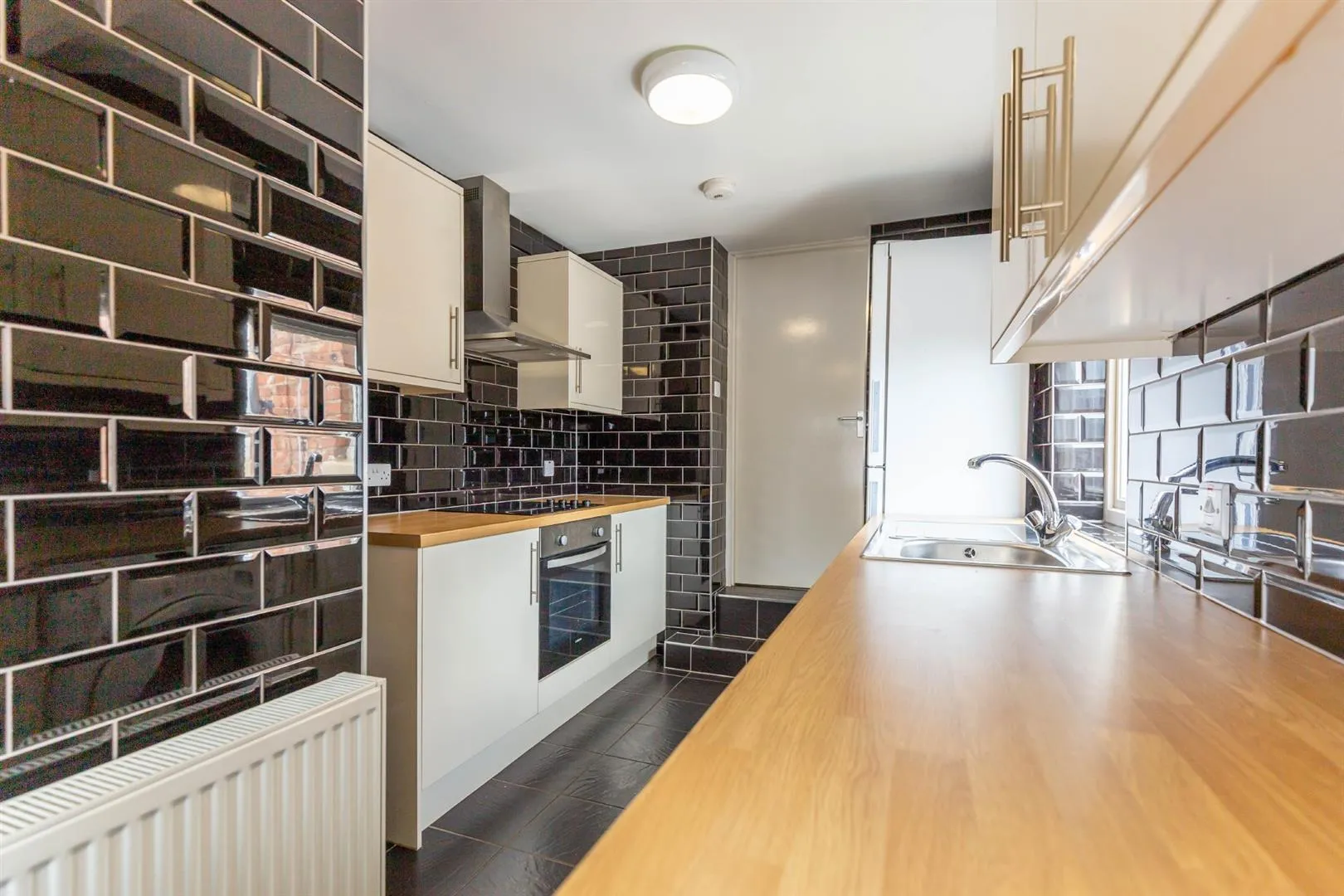 Flat Chillingham Road in Newcastle upon Tyne