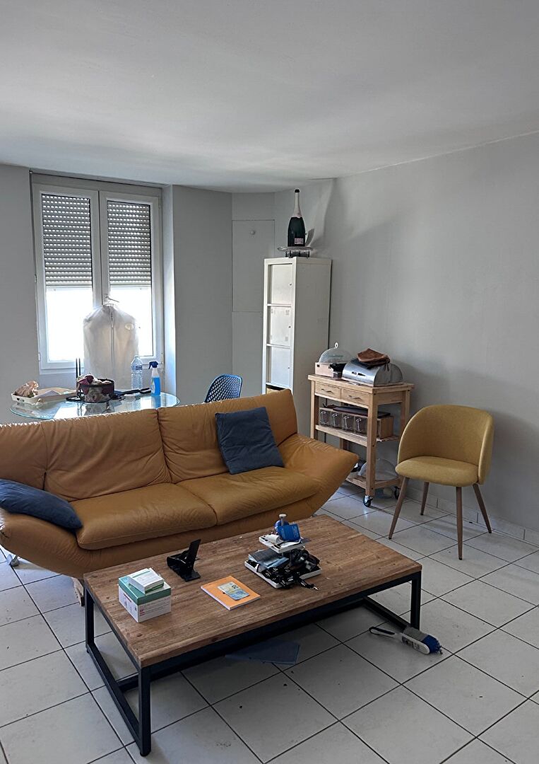 Flat Rue Madier de Montjau in Valence