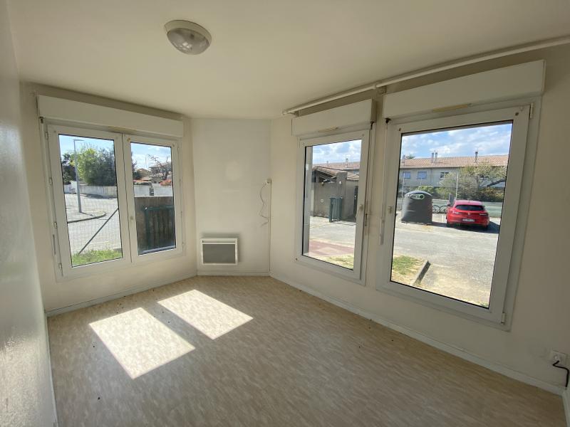 Room Rue Louis Aragon in Valence