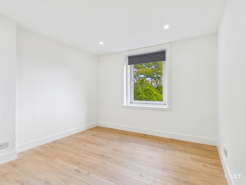 Flat Balgreen Road in City of Edinburgh
