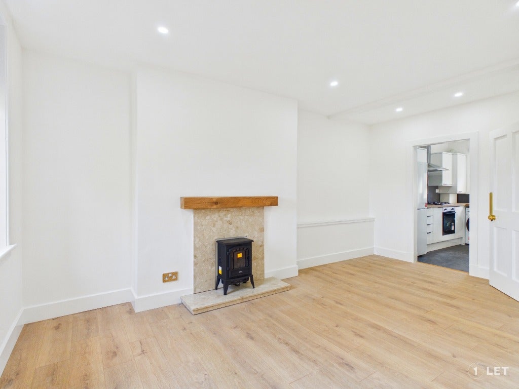 Flat Balgreen Road in City of Edinburgh