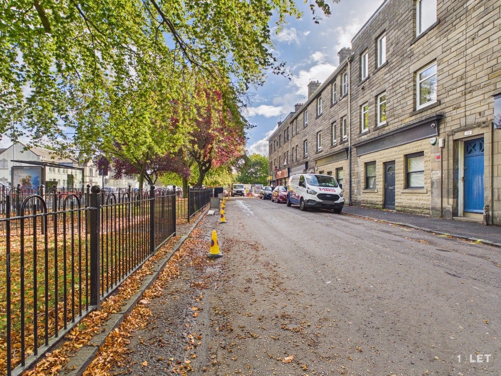 Flat Balgreen Road in City of Edinburgh