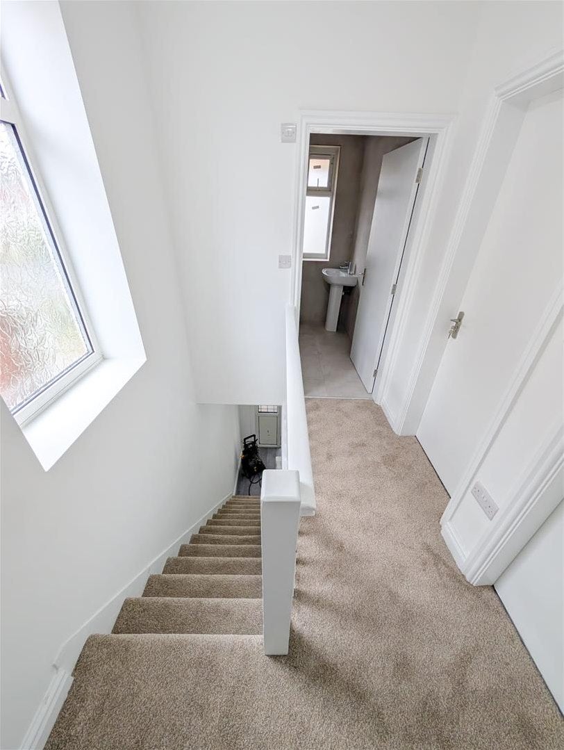 Room Bromwich Street in Farnworth