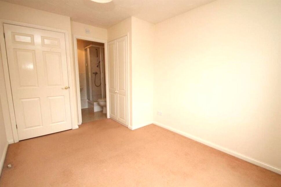 Flat Barker Road in Maidstone