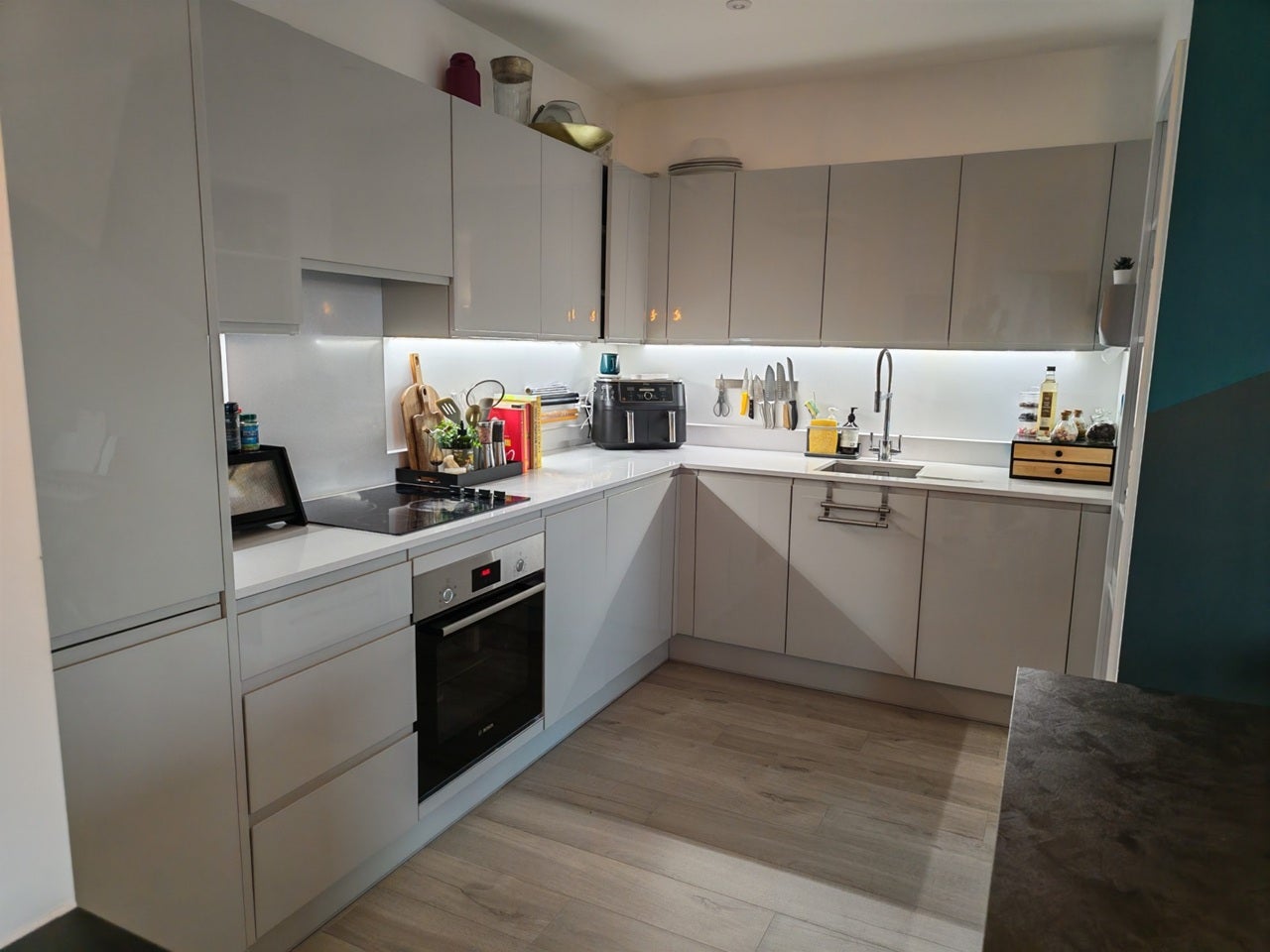 Flat Silvertown Way in Greater London