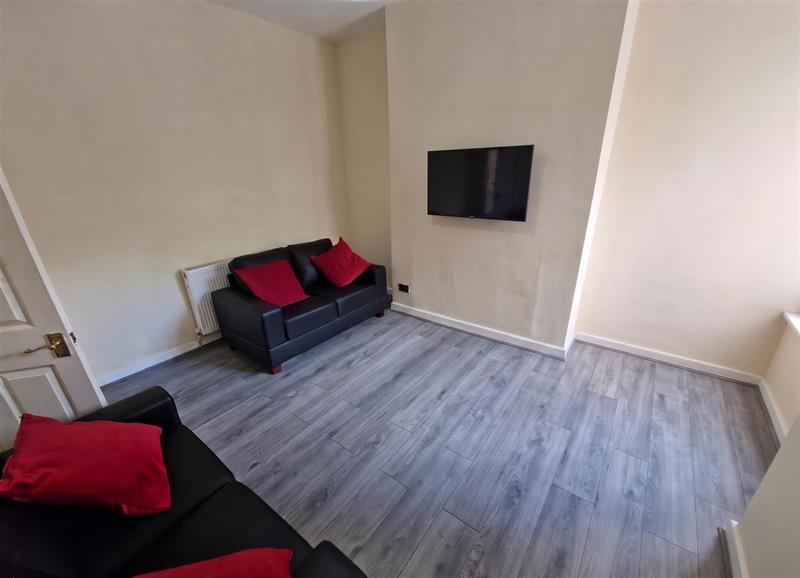 Room Barff Road in Salford