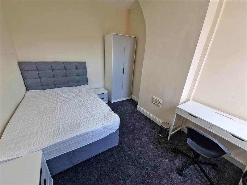 Room Barff Road in Salford