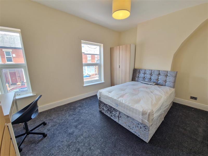 Room Barff Road in Salford