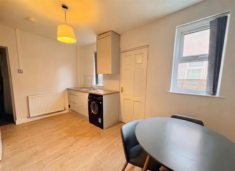 Room Barff Road in Salford