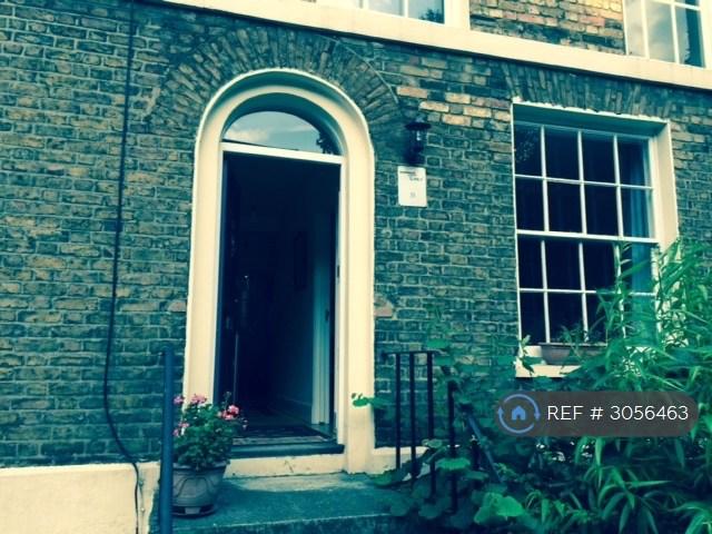Flat Queensbridge Road in Greater London