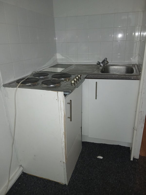 Room Heaton Road in Greater London