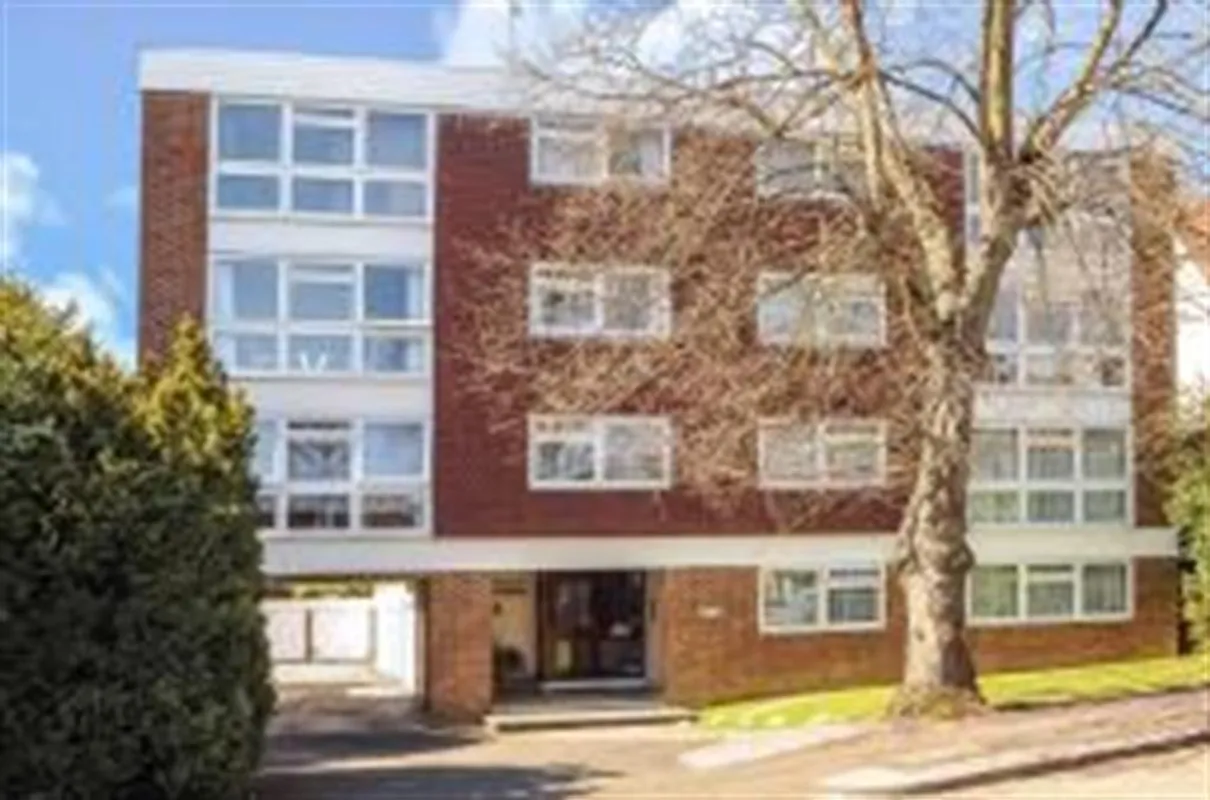 Flat South Hill Avenue in Greater London