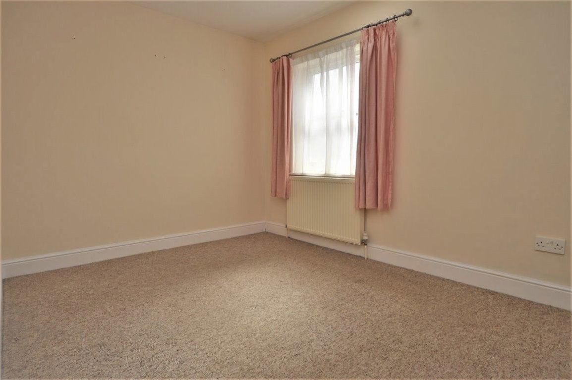 Flat Blenheim Road in St Albans