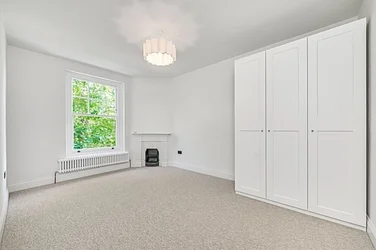 Flat Prince of Wales Drive in Greater London