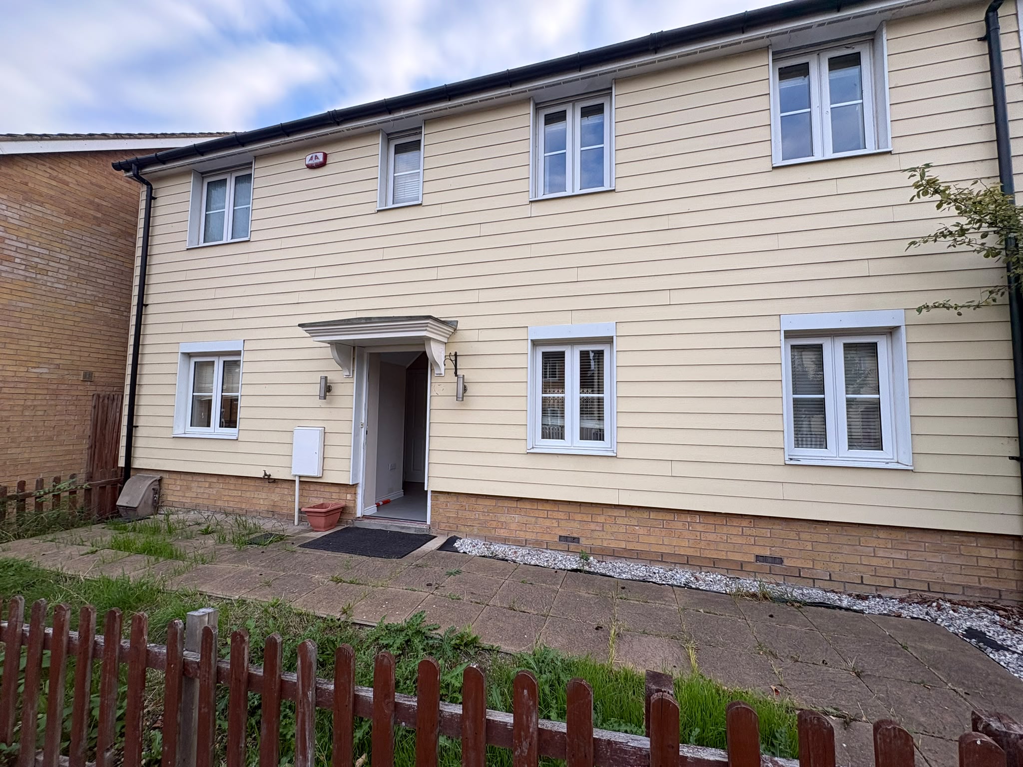 House Bernwelle Avenue in Greater London