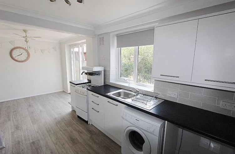 House Bournemead Avenue in Greater London