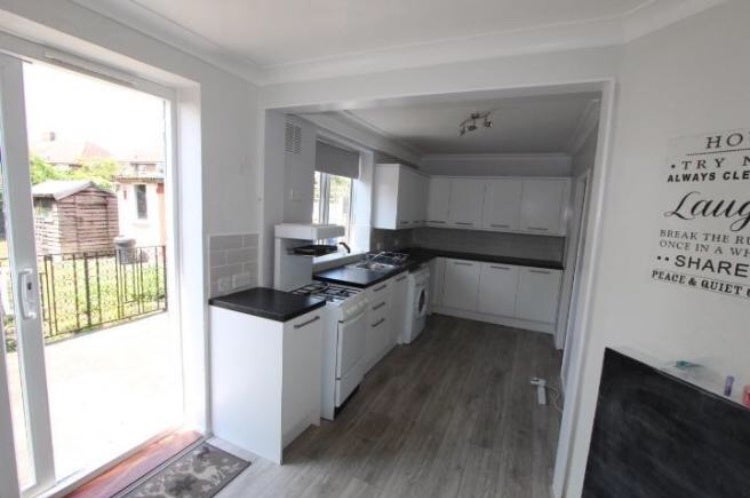 House Bournemead Avenue in Greater London
