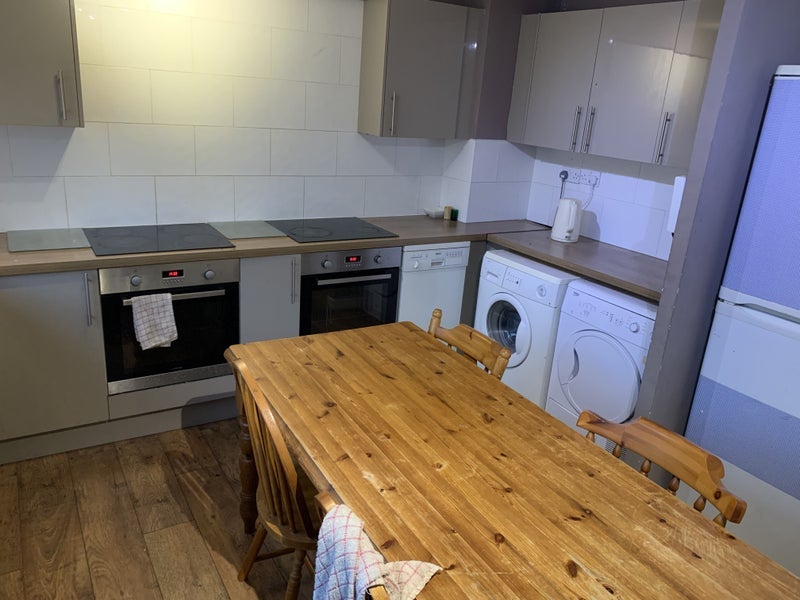 Room Astley Close in Redditch